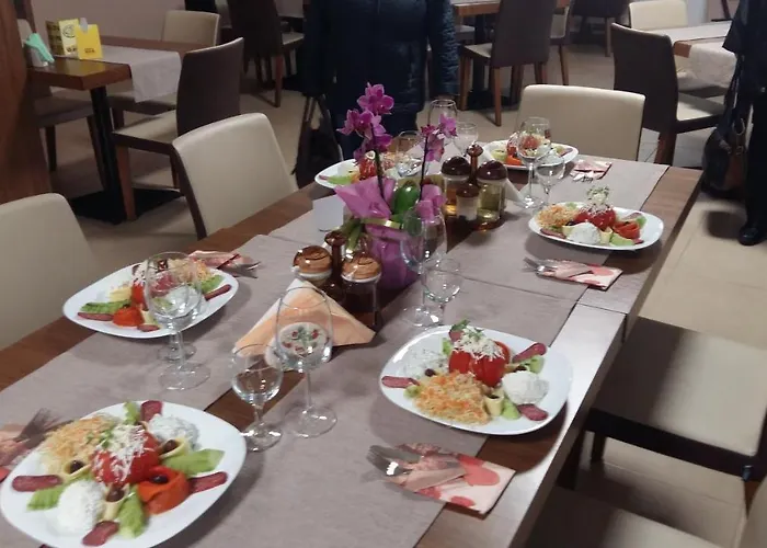 Хотел Family Bulgaria *